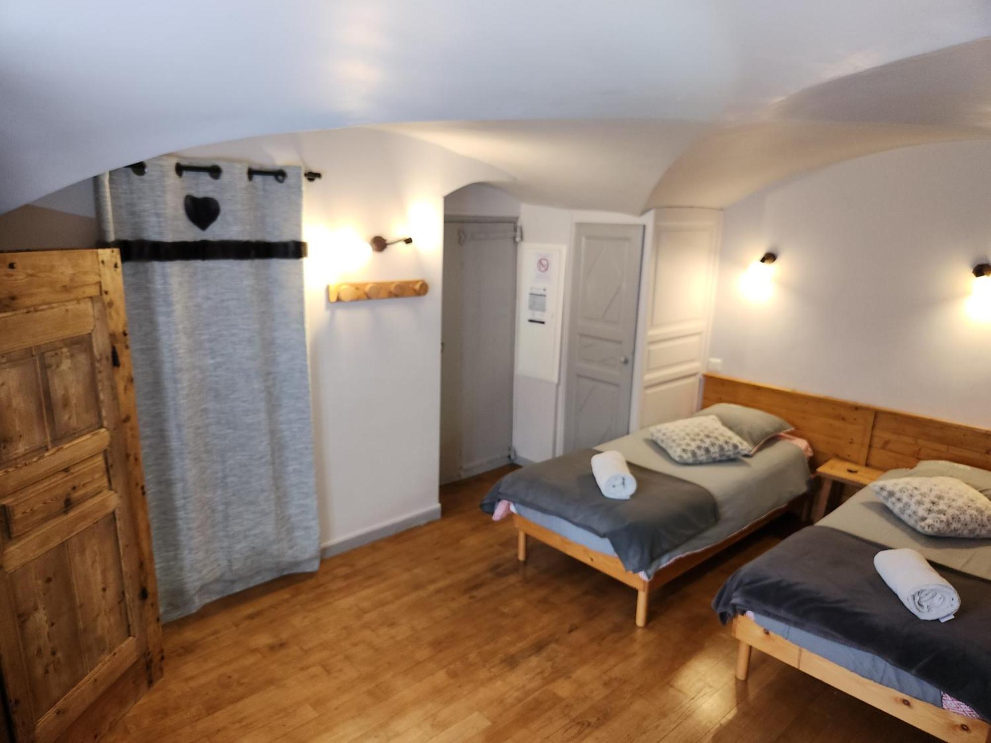 La Girandole Chambre D'Hotes Et Location D'Appartement آرفيو المظهر الخارجي الصورة